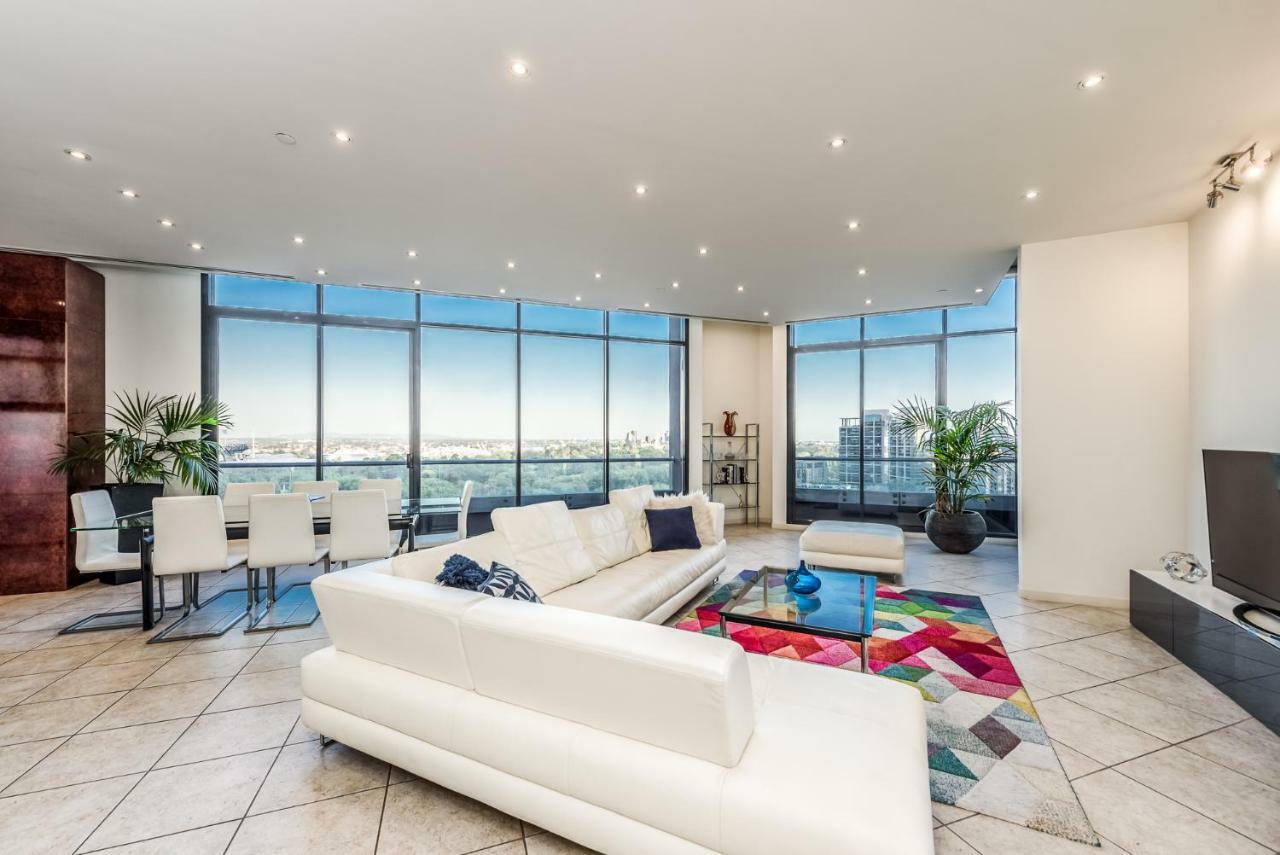 Exclusive Stays - Gallery Penthouse Melbourne Bagian luar foto
