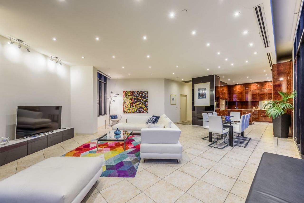 Exclusive Stays - Gallery Penthouse Melbourne Bagian luar foto