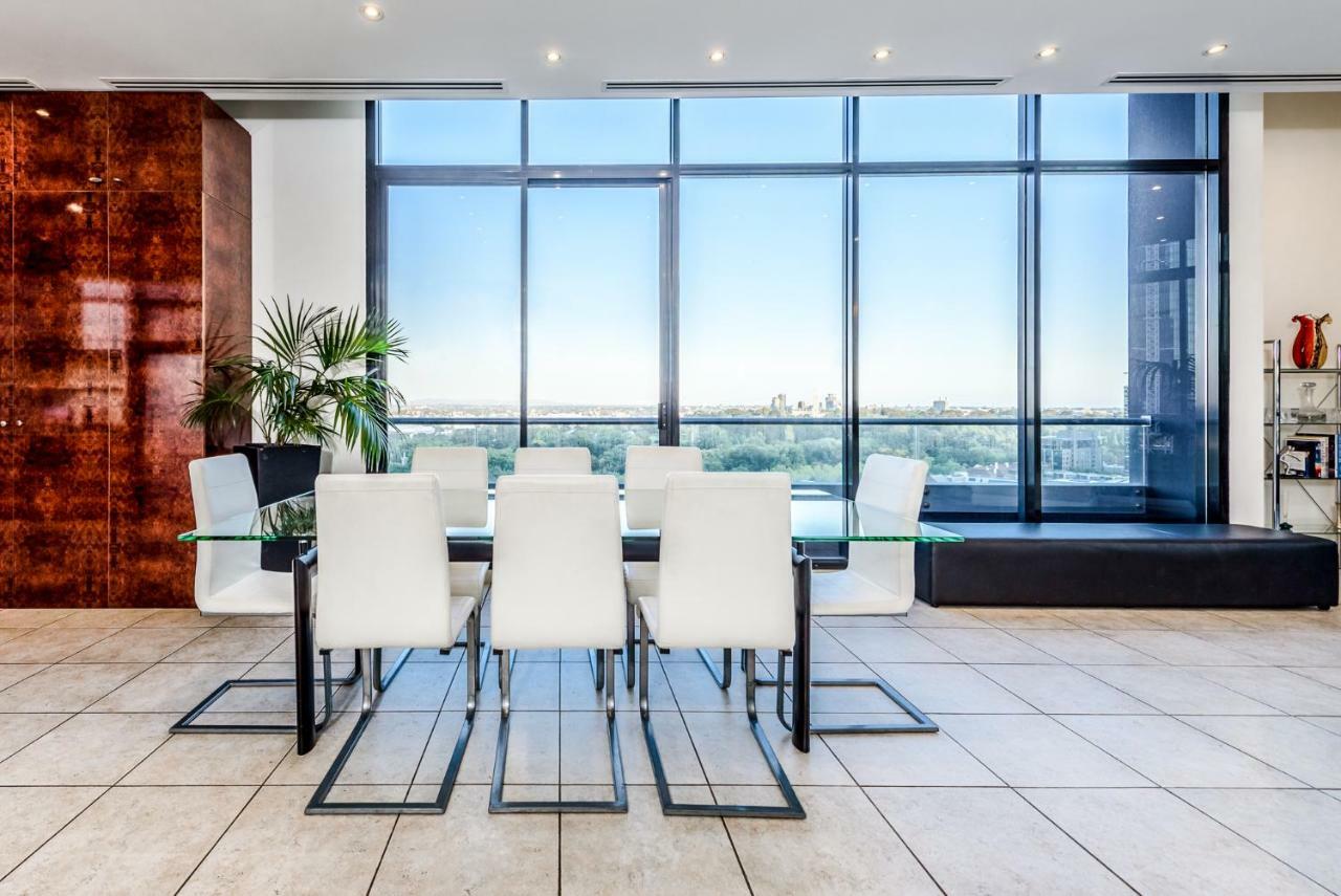 Exclusive Stays - Gallery Penthouse Melbourne Bagian luar foto